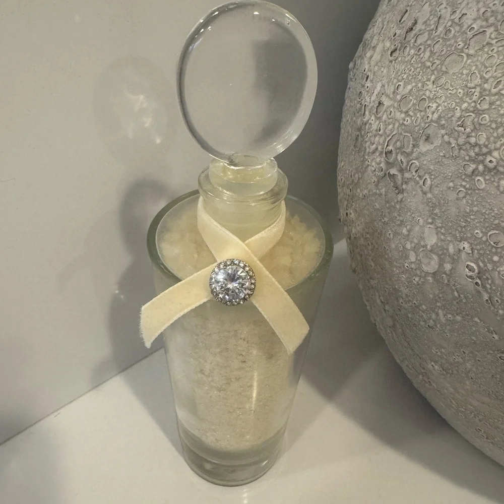 Lady Primrose Glass Decanter Decorative Bottle - Picture 3 of 4